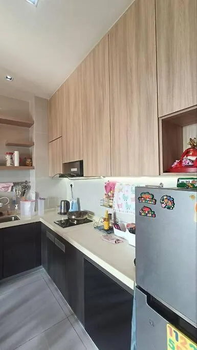 Apartment Modern Studio 5 Pax @ Danga Bay Shopping Mall Johor Bahru Malaysia