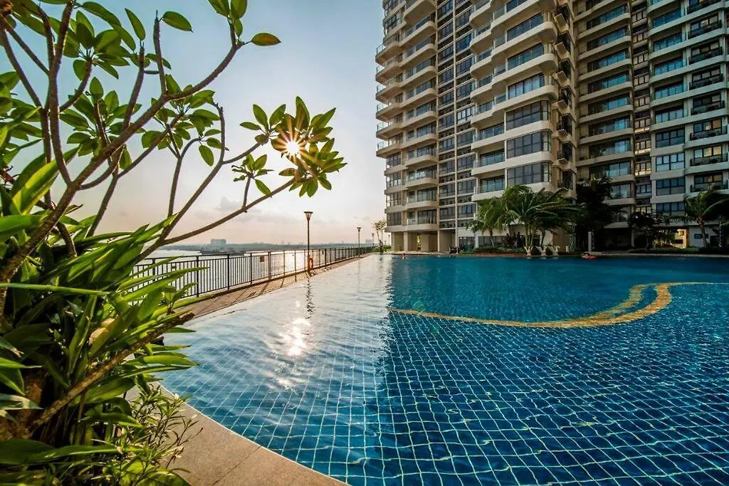 Modern Studio 5 Pax @ Danga Bay Shopping Mall Johor Bahru Apartment